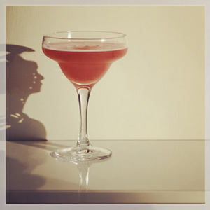 An image of the Angel Face cocktail submitted by Toby that contains London Dry Gin, Applejack, Apricot Brandy and Lemon