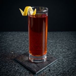 An image of the The St-Germain Cocktail cocktail submitted by Toby that contains Champagne, St Germain, Soda Water and Lemon